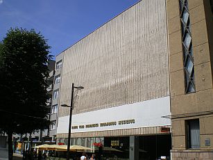 
The Central Jewish Bank-Centralinis Zydu Bankas-The building-Machtas-manager
-zoological museum-pizza house-cash machine-Scandinavian   
    - -