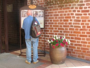 The Hotel-Daugirdas-The entrance-old/modern-by the river-Kaunas-Lithuania   
      