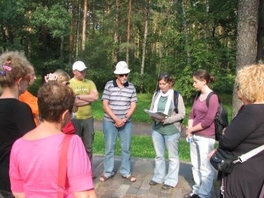 
The Wood-Ponar-outside the capital Vilnius-Lithuania-entire Jewish community-ceremony  
     